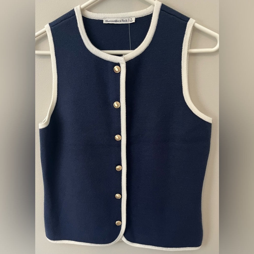 Abercrombie & Fitch Mara LuxeLoft Sweater Vest in Navy - Picture 3 of 3
